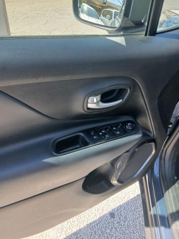 Jeep Renegade 1.3 T4 190CV PHEV 4xe AT6 Business Plus - Foto 9