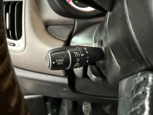 FIAT 500L Living 0.9 TwinAir Turbo 80cv Natural Power Lounge - Foto 8