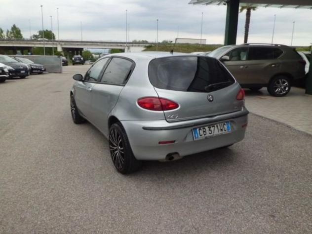 Alfa Romeo 147 1.9 JTD (115 CV) cat 5p. Dist. - Foto 3
