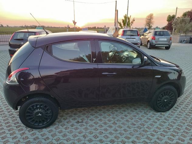 Lancia Ypsilon 0.9 TwinAir 85 CV 5 porte Metano Ecochic Gold - Foto 4