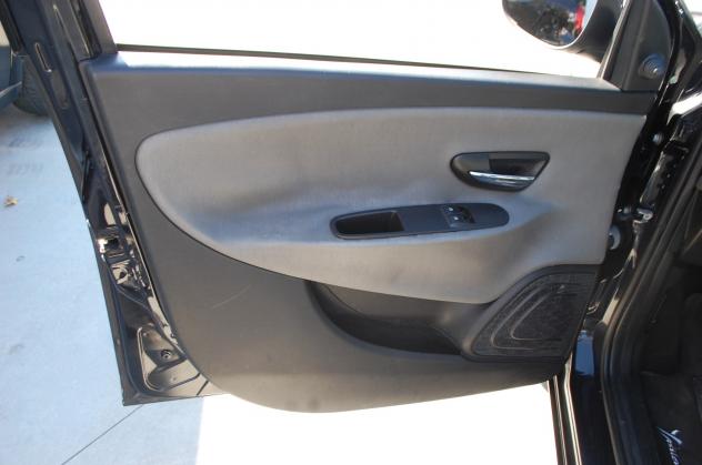 Lancia Ypsilon 1.2 gpl 69CV Ecochic Uff. Italy - Foto 8