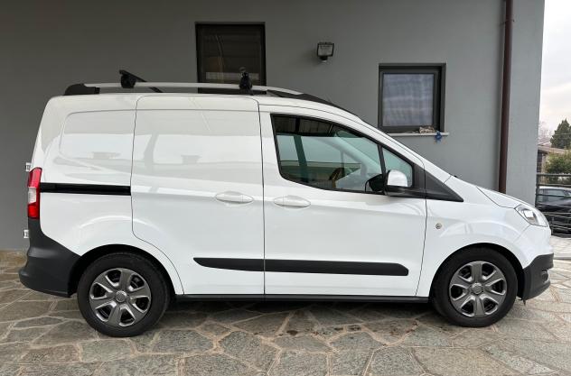 FORD Transit Courier 1.5 tdci 75cv Trend E6 - Foto 6