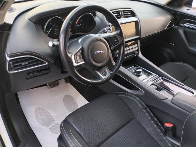Jaguar F-Pace 2.0d i4 R-Sport awd 180cv auto my19 - Foto 9