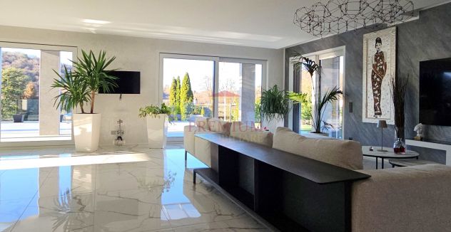 MODERNA VILLA DI LUSSO CON PISCINA E ROOFTOP PANORAMICO - Foto 5