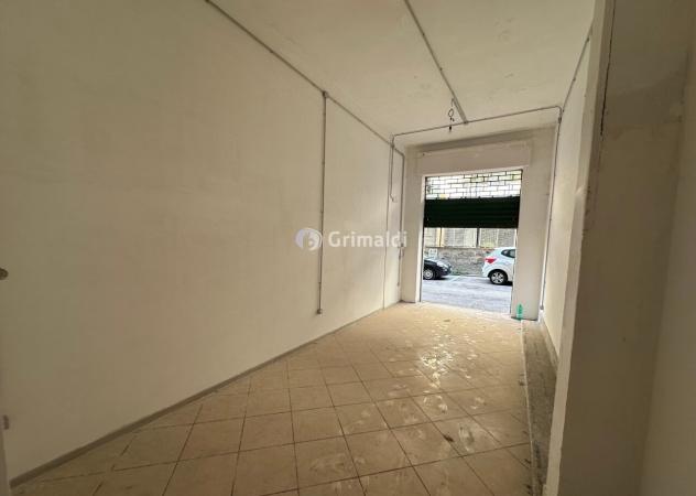 1 Vetrina in affitto a Pomigliano d'Arco