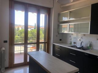 Appartamento non arredato composto da soggiorno, cucina attrezzata abitabil &hellip;