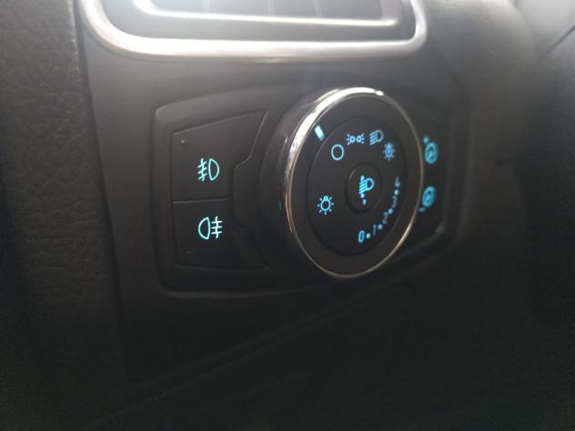 FORD Focus 3ª serie Focus 1.6 TDCi 115 CV Titanium - Foto 8