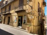 Negozio nel primo tratto della via Atenea locato per distributori automatic &hellip;