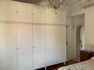 Elegante bilocale con ascensore e posto auto – Santo Stefano – a pochi minuti da