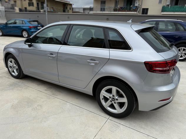 Audi A3 1.6 TDI 116 CV Design - Foto 4