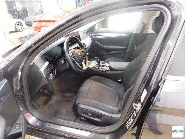 BMW - Serie 5 Touring - 520d 48V xDrive Business aut. - Foto 10