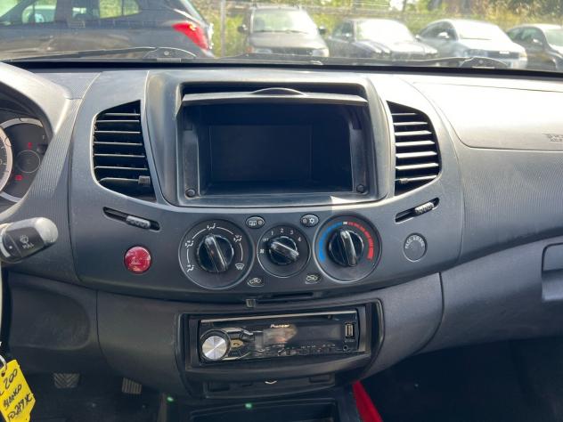 Mitsubishi L200 2.4 DI-D/154CV Club Cab Inform - Foto 4