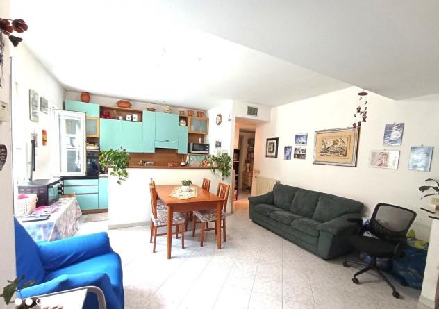 Trilocale in vendita a Vado Ligure