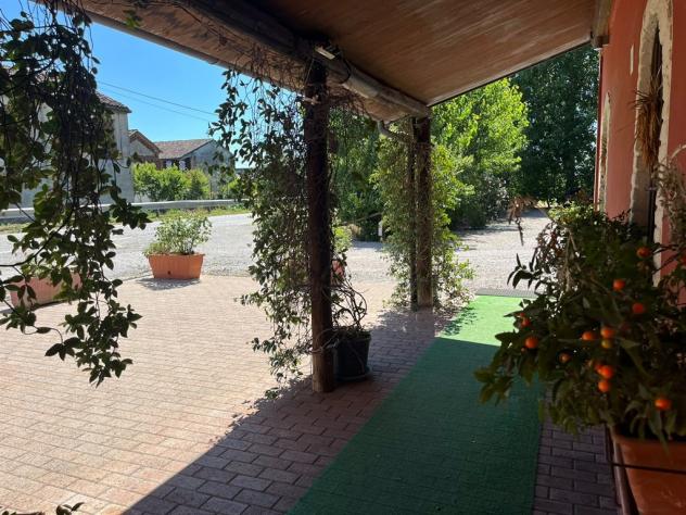 AMPIO LOCALE COMMERCIALE CON GIARDINO - Foto 3