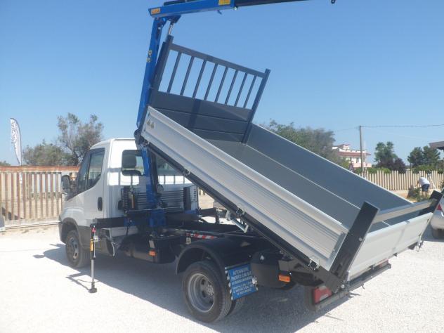 Iveco Daily 35c18 ribaltabile con gru nuovi - Foto 8