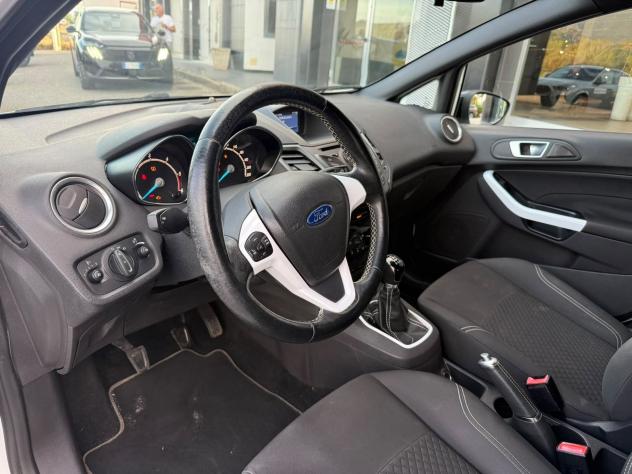 Ford Fiesta Fiesta 1.5 tdci Black&White 75cv E6 - Foto 7