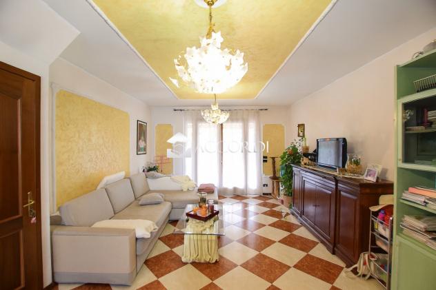 VILLA A SCHIERA di 4 vani e di 252 mq (CAERANO DI SAN MARCO) rif. CM6_1 - Foto 3