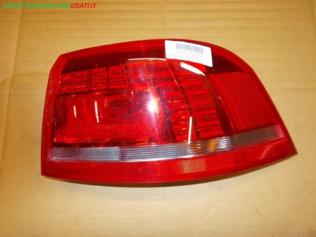 FANALE POST. PARTE EST. D. VOLKSWAGEN PASSAT (3G) 999-U50756 Parti elettriche  Fanaleria  Fanali  Fanale post. dx. VOLKSWAGEN - PASSAT - 01-12-2014 -