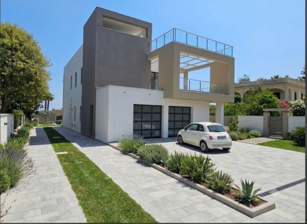 Villa bifamiliare vista mare
