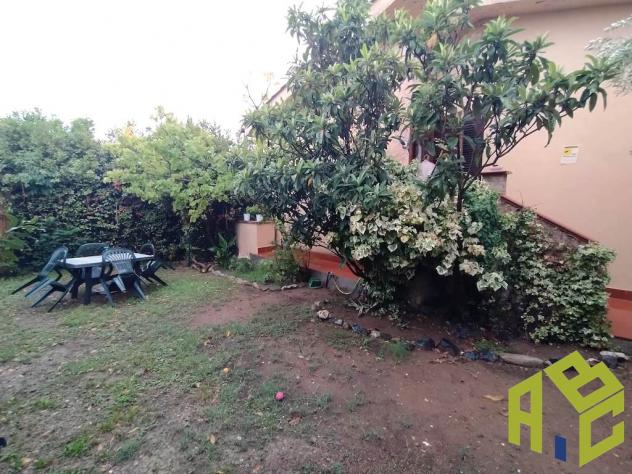 Pomaia - Rif. R1485.In campagna, a 1 km c.ca dal centro abitato di Pomaia e adiacente l'istituto Lama Tzong Khapa. Due appartamenti, con possibilità d