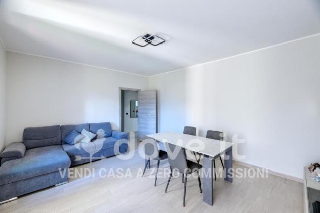 Appartamento di 90 m² con 3 locali e box auto in vendita a Luino - Foto 2