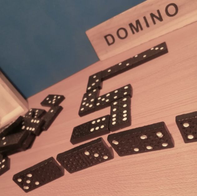 DOMINO gioco da Tavolo in Scatola di Legno 28 Tessere NERE - Foto 6