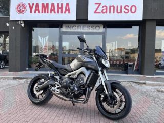 Yamaha MT-09 akrapovic pochi km