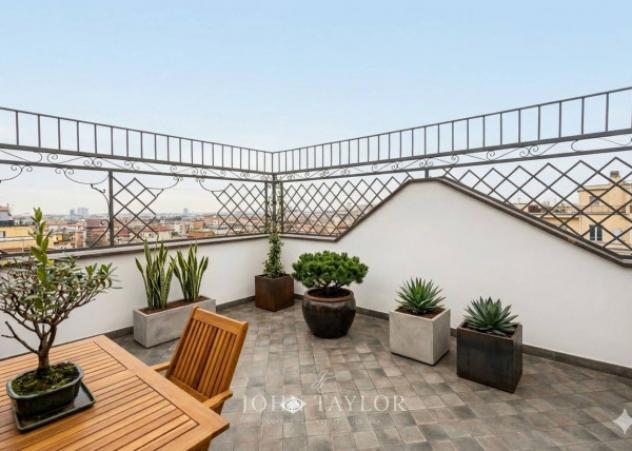 Attico / Mansarda di 200 m² con 5 locali in affitto a Milano