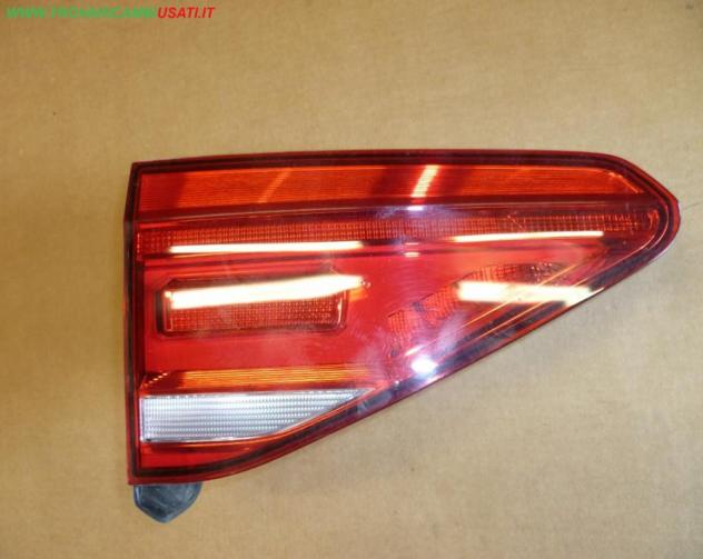 FANALE POST. PARTE INT. S. VALEO  Parti elettriche  Fanaleria  Fanali  Fanale post. sx. VOLKSWAGEN - TOURAN - 01-08-2015 -