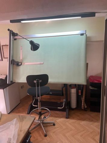 TAVOLO, TECNIGRAFO E CARRELLO PORTAROTOLI