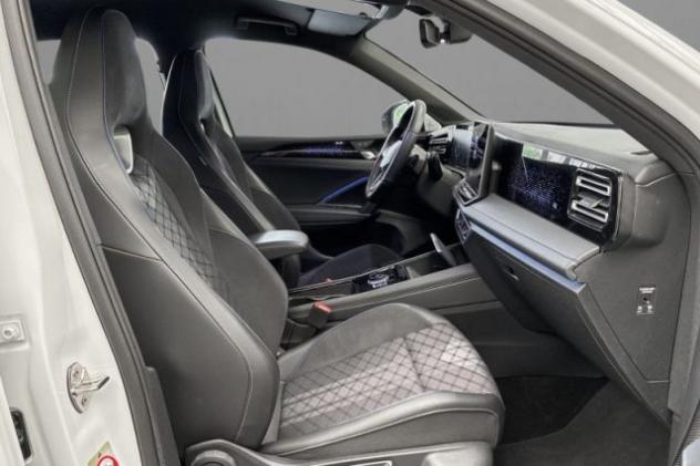 VOLKSWAGEN Tiguan 2.0 TDI 193 CV DSG 4MOTION R-Line rif. 24072198 - Foto 4