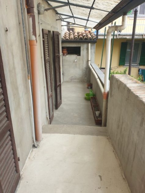 INTERA PALAZZINA NELLE VICINANZE DELLA PIAZZA - Foto 5