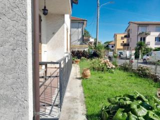 Porzione di casa in affitto a Ameglia