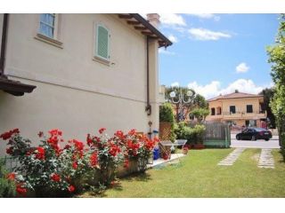 Villetta bifamiliare in affitto a Cinquale - Montignoso 190 mq Rif: 613622