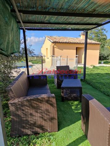 CASA INDIPENDENTE POSIZIONE ALTAMENTE PANORAMICA CON PISCINA - Foto 9