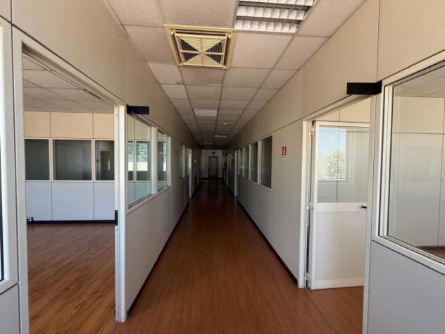 Immobile di 1500 m² con più di 5 locali in affitto a Brescia - Foto 11