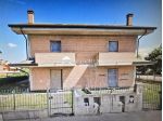 NUOVA BIFAMIGLIARE AL GREZZO IN CENTRO PAESE