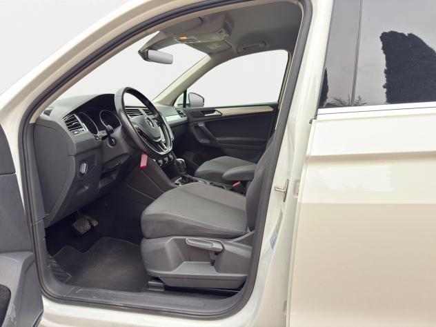 Volkswagen Tiguan 2.0 TDI 150 CV DSG R-Line - 2019 - Foto 9