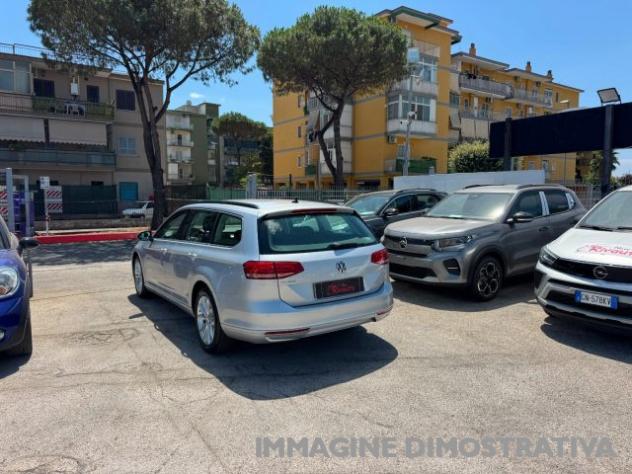 VOLKSWAGEN Passat Variant 2.0 TDI 150 Cv DSG Executive BlueMotion Tech. rif. 24039766 - Foto 7