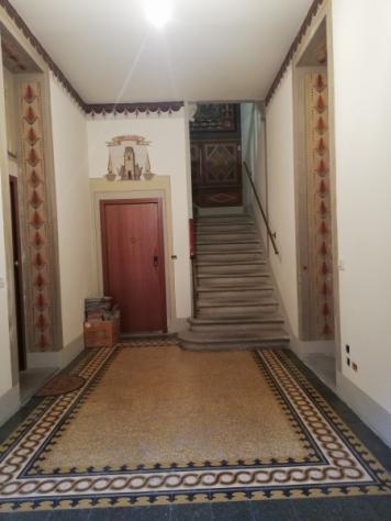 Borgo S.Lorenzo caratteristico 3 vani soffitta abitabile