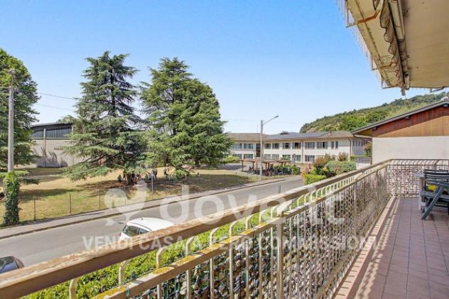 Appartamento di 90 m² con 3 locali e box auto in vendita a Caravate - Foto 2
