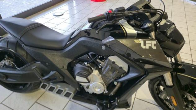 BENDA MOTORCYCLES LFC 700 ABS rif. 21975248 - Foto 4