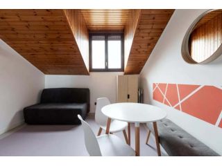 APT su 2 livelli in pieno centro con balcone!