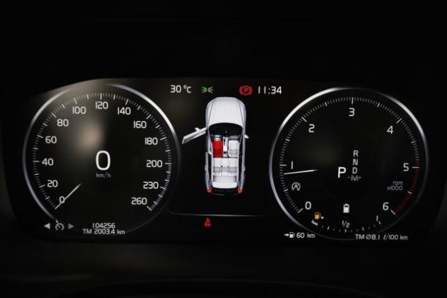 VOLVO XC60 XC60 B4 (d) automatico Momentum Pro rif. 23943402 - Foto 7