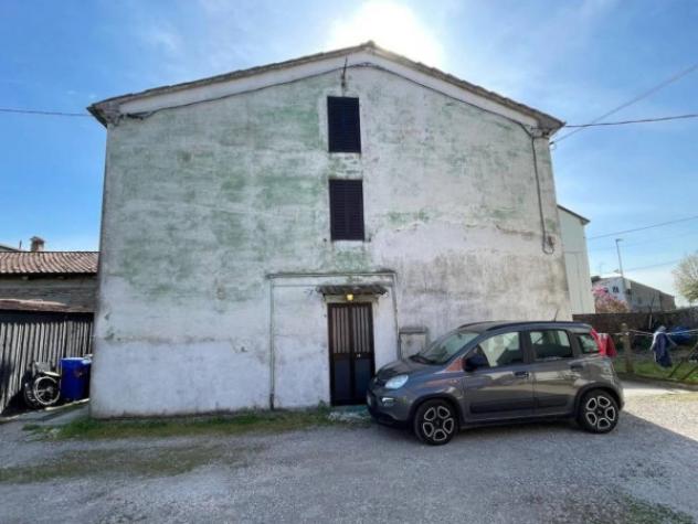 Immobile in asta di 142 m² con più di 5 locali e box auto in vendita a Concordia sulla Secchia - Foto 2