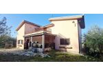 VENDESI VILLA DI 450 MQ. E TERRENO DI 10.000 MQ., IN VIA PONTE PONTICCHIO-VENOSA