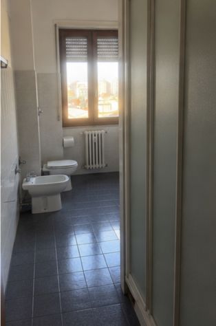 AMPIO BILOCALE AL 6° PIANO CON DUE BALCONI, CUCINA ABITABILE E CANTINA - Foto 7