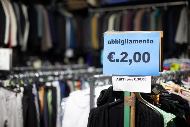 Abbigliamento Usato Donna/Uomo/Bambino – 24519