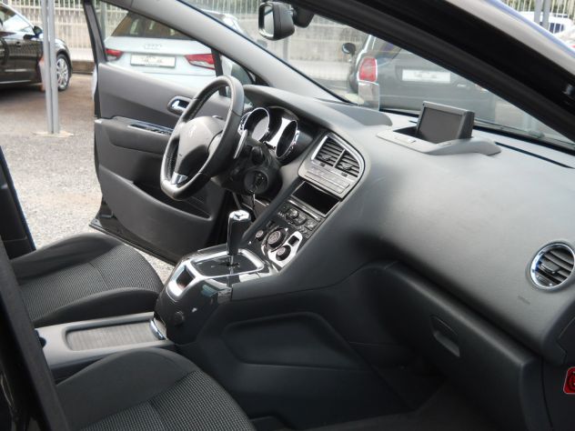 PEUGEOT - 5008 - 1.6 e-HDi 115 CV S&S ETG6 Allure AUTOMATICA & PANORAMA - Foto 6