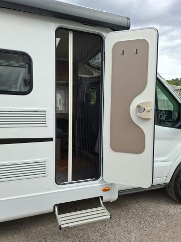 CAMPER ETRUSCO FORD SEMINTEGRALE SEMIDINETTE LETTO MATRIMONIALE GARAGE CLIMATIZZATORE FOTOVOLTAICO CAMPEGGIO USATI GENERALI 1677 - Foto 5